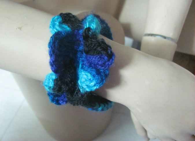 large image of art item: accessory – bracelet black blue