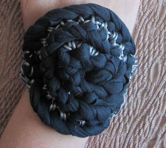 large image of art item: accessory – bracelet black knot