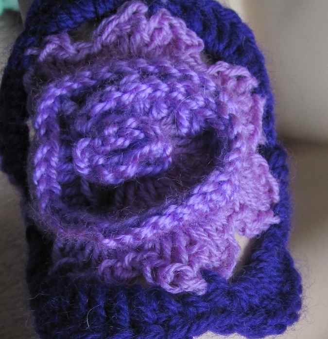 large image of art item: accessory – bracelet crochet purple flower