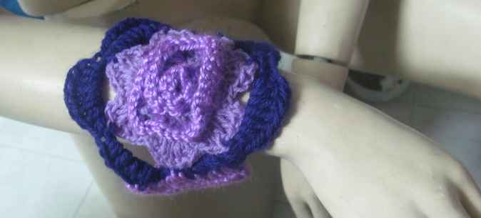large image of art item: accessory – bracelet crochet purple flower