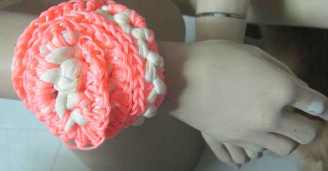 large image of art item: accessory – bracelet peach white