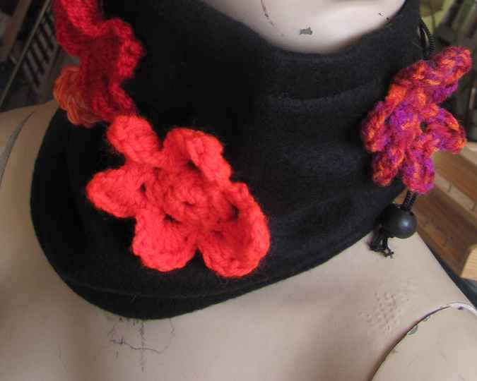 large image of art item: accessory – black hat/scarf with red crochet flowers