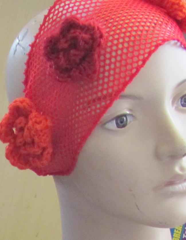 large image of art item: accessory – hat red crochet flower