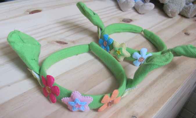 large image of art item: accessory – head decoration green flowers