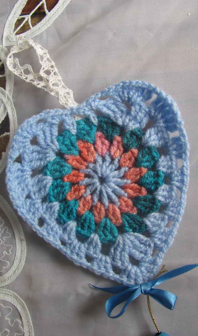 large image of art item: accessory – heart blue hamsa