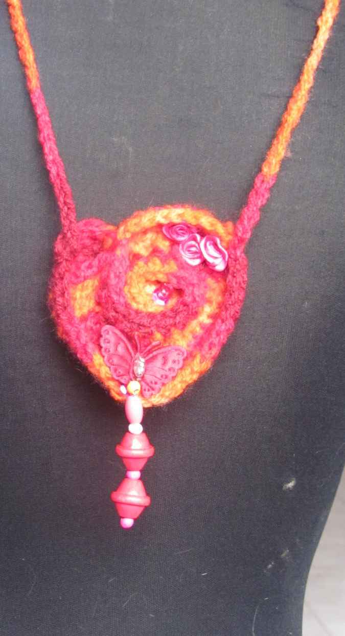 large image of art item: accessory – heart red