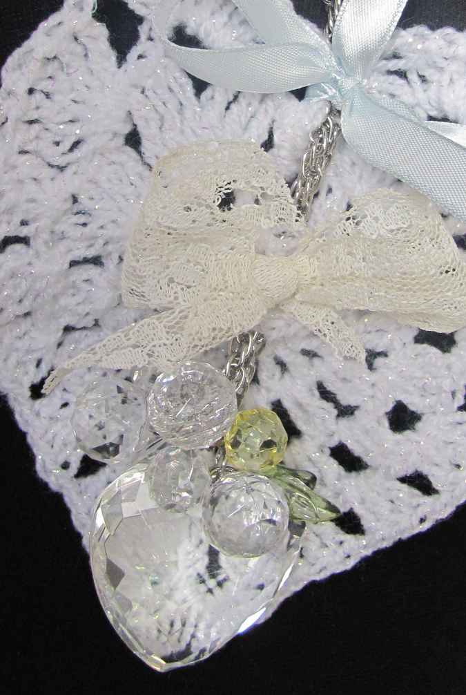 large image of art item: accessory – heart white