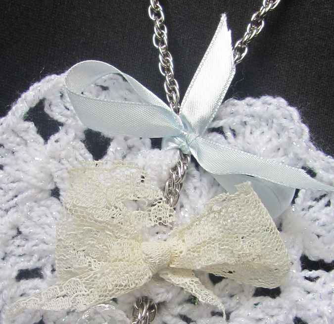 large image of art item: accessory – heart white