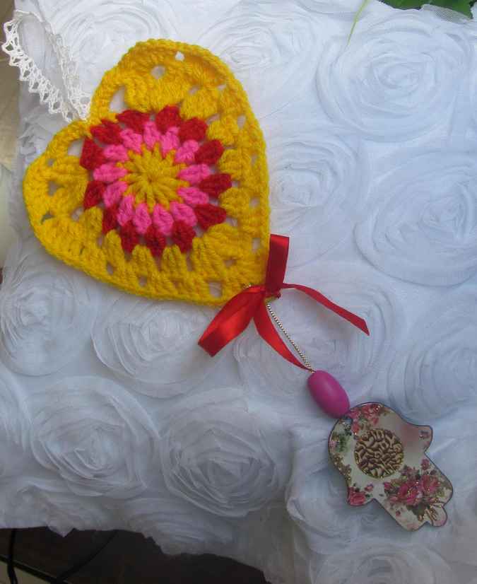 large image of art item: accessory – heart yellow hamsa