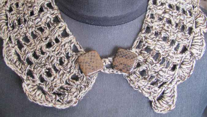 large image of art item: accessory – necklace brown buttons golden