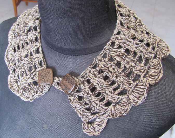large image of art item: accessory – necklace brown buttons golden