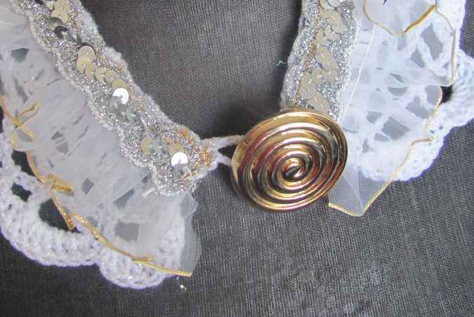 large image of art item: accessory – necklace lace button golden