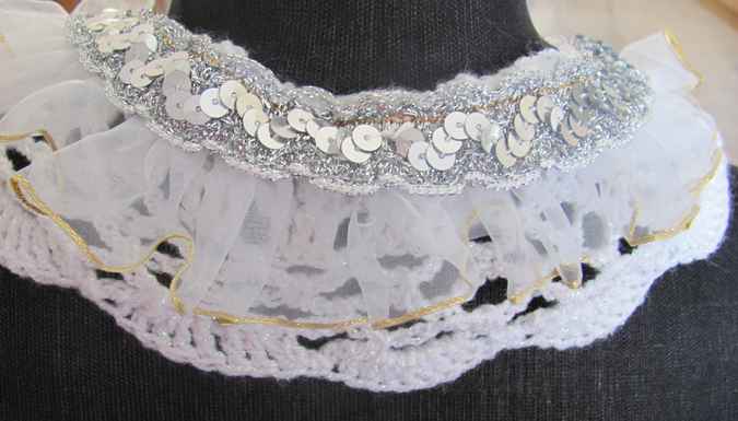 large image of art item: accessory – necklace lace button golden