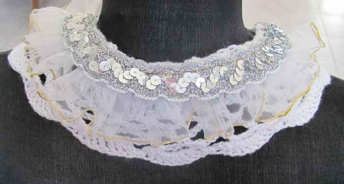 large image of art item: accessory – necklace lace button golden