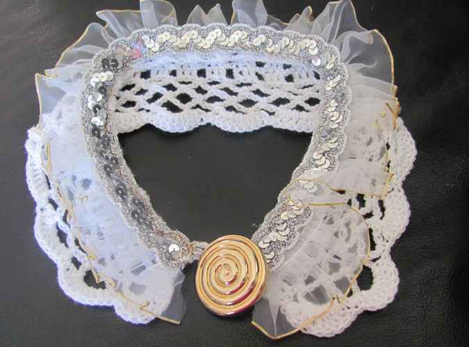 large image of art item: accessory – necklace lace button golden
