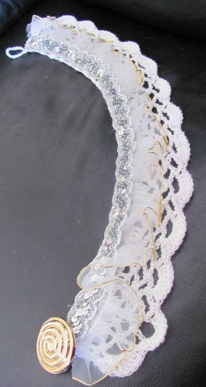 large image of art item: accessory – necklace lace button golden