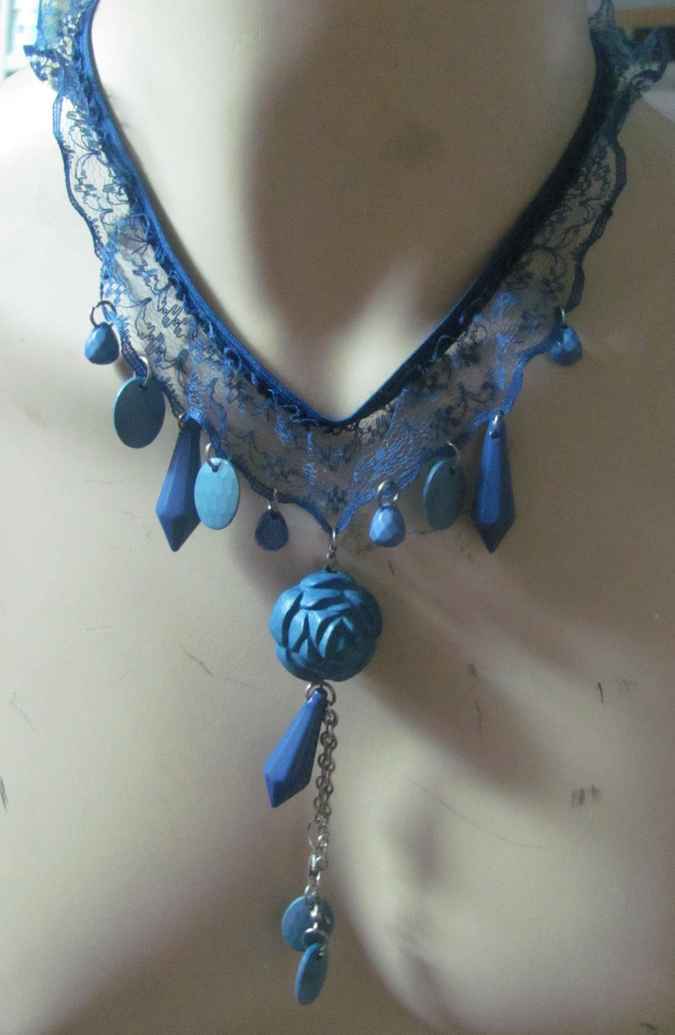 large image of art item: accessory – necklace blue lace beads rose