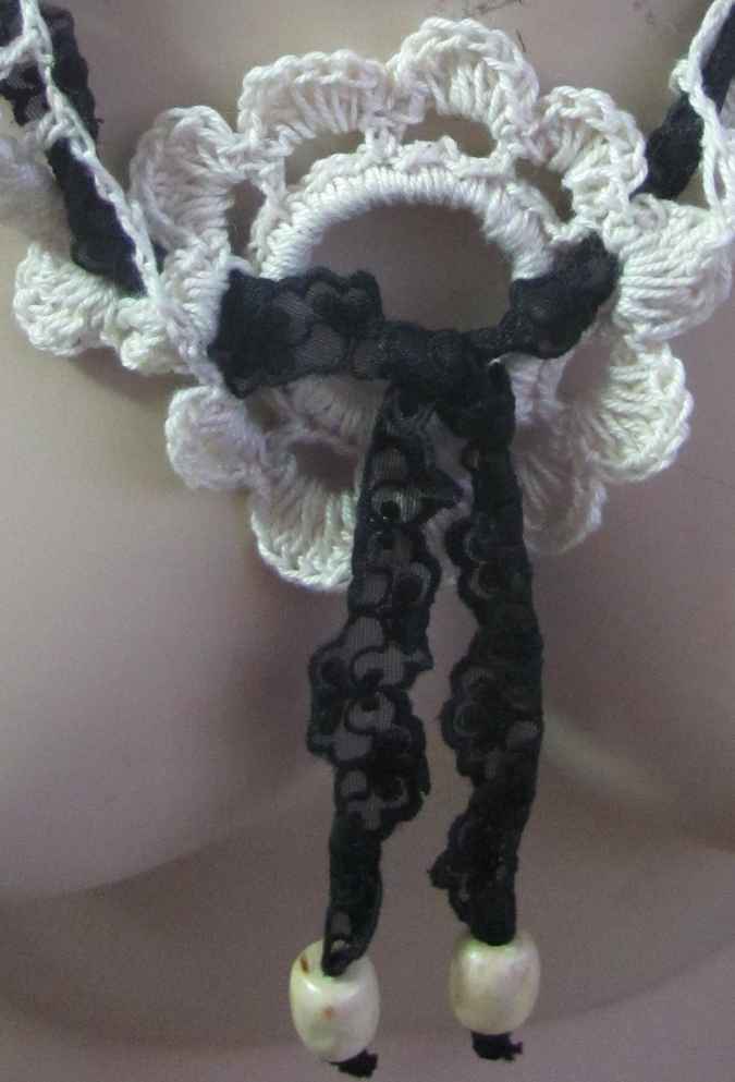 large image of art item: accessory – necklace white black crochet flower bead