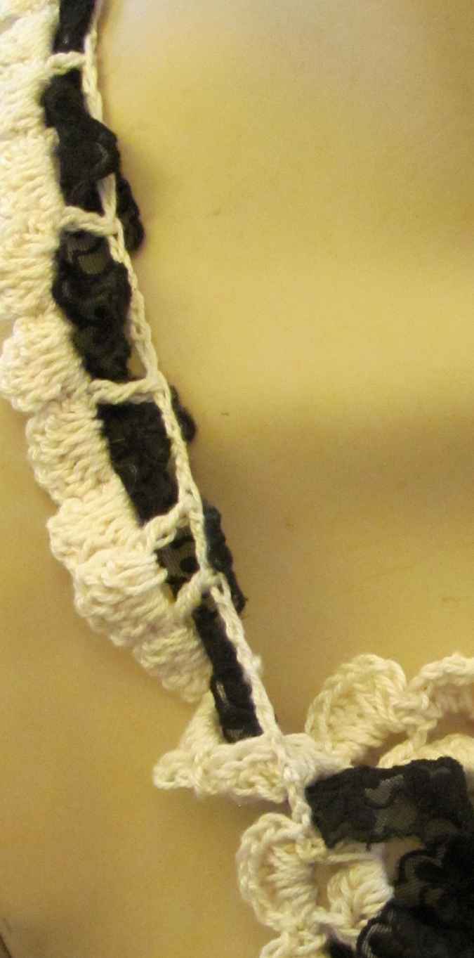 large image of art item: accessory – necklace white black crochet flower bead