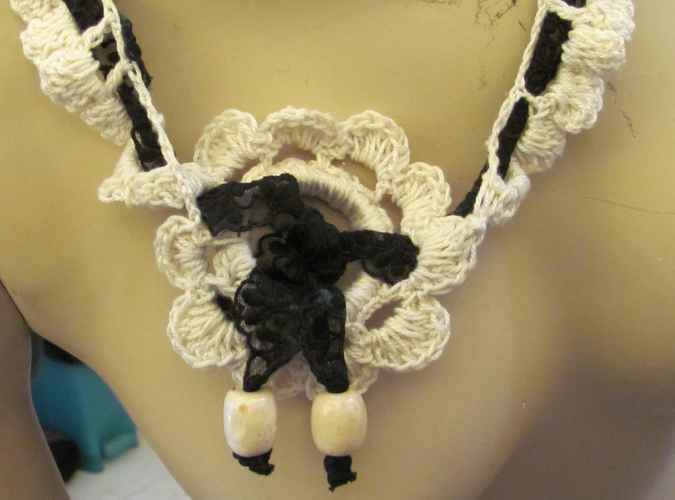 large image of art item: accessory – necklace white black crochet flower bead