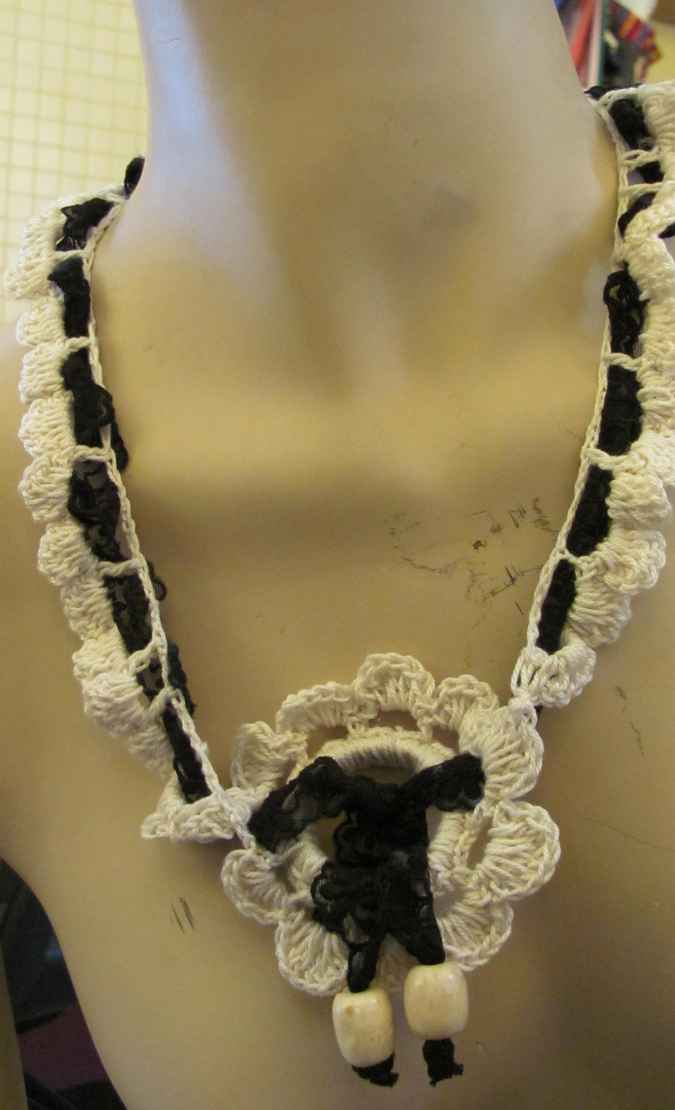 large image of art item: accessory – necklace white black crochet flower bead