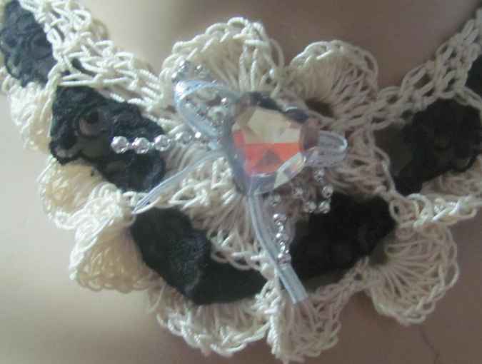 large image of art item: accessory – necklace black white crochet flower crystal