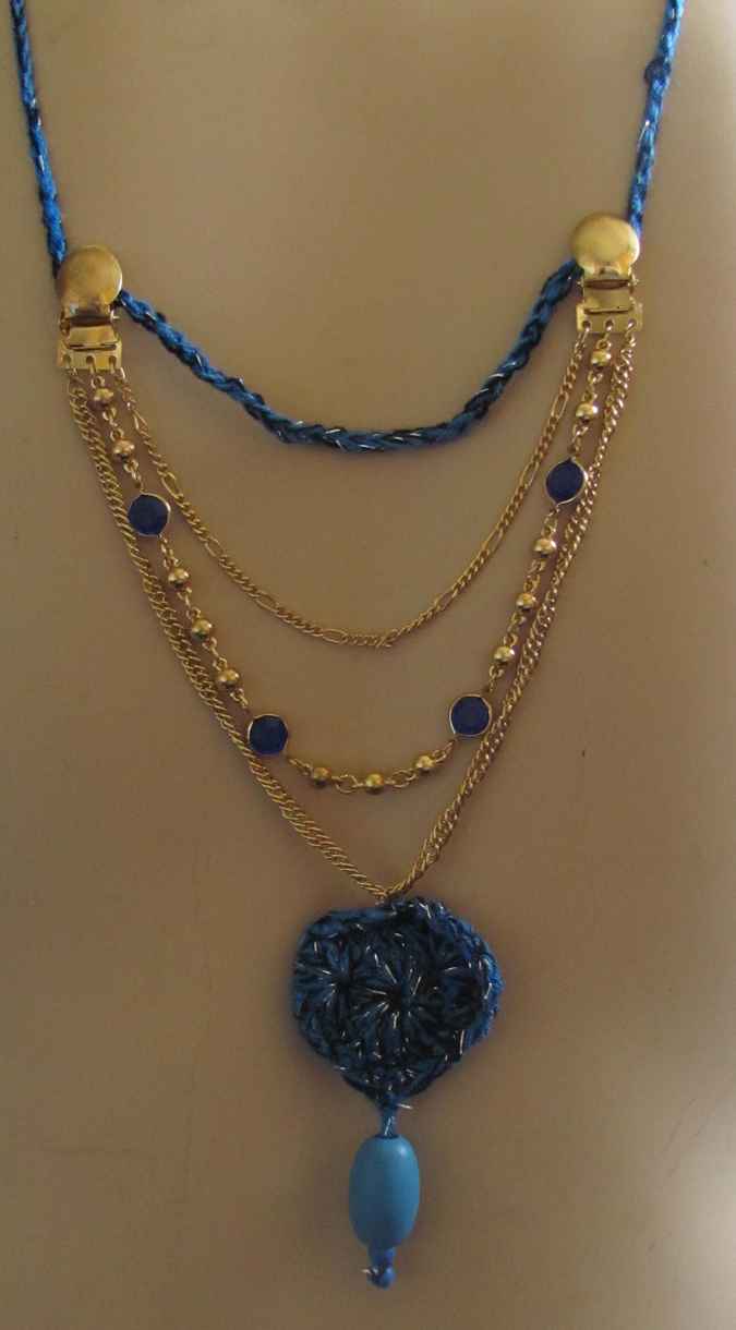 large image of art item: accessory – necklace goldchain blue heart bead