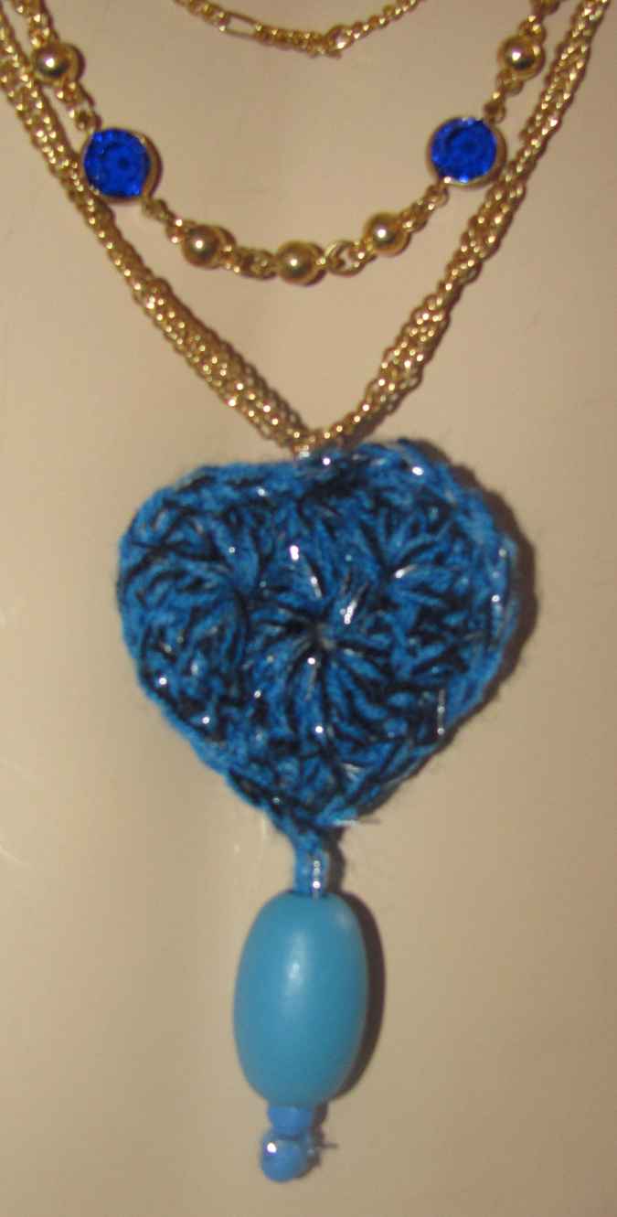large image of art item: accessory – necklace goldchain blue heart bead