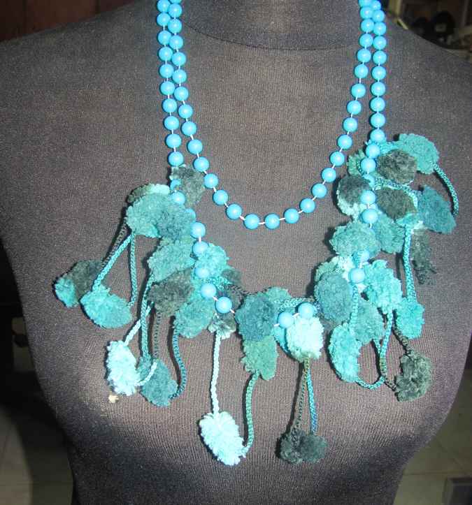 large image of art item: accessory – ponpons cyan beads