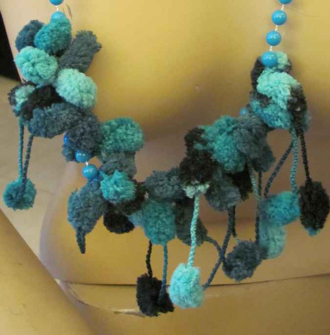 large image of art item: accessory – ponpons cyan beads