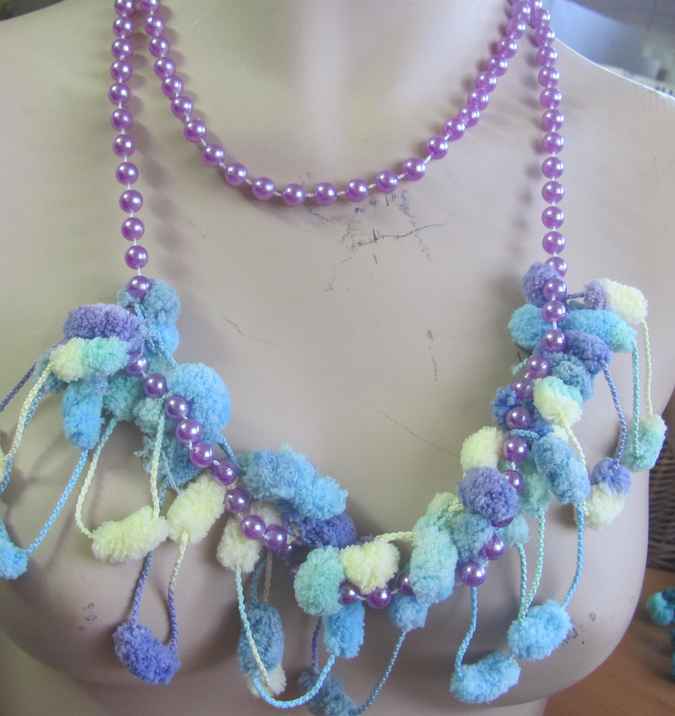 large image of art item: accessory – ponpons purple beads