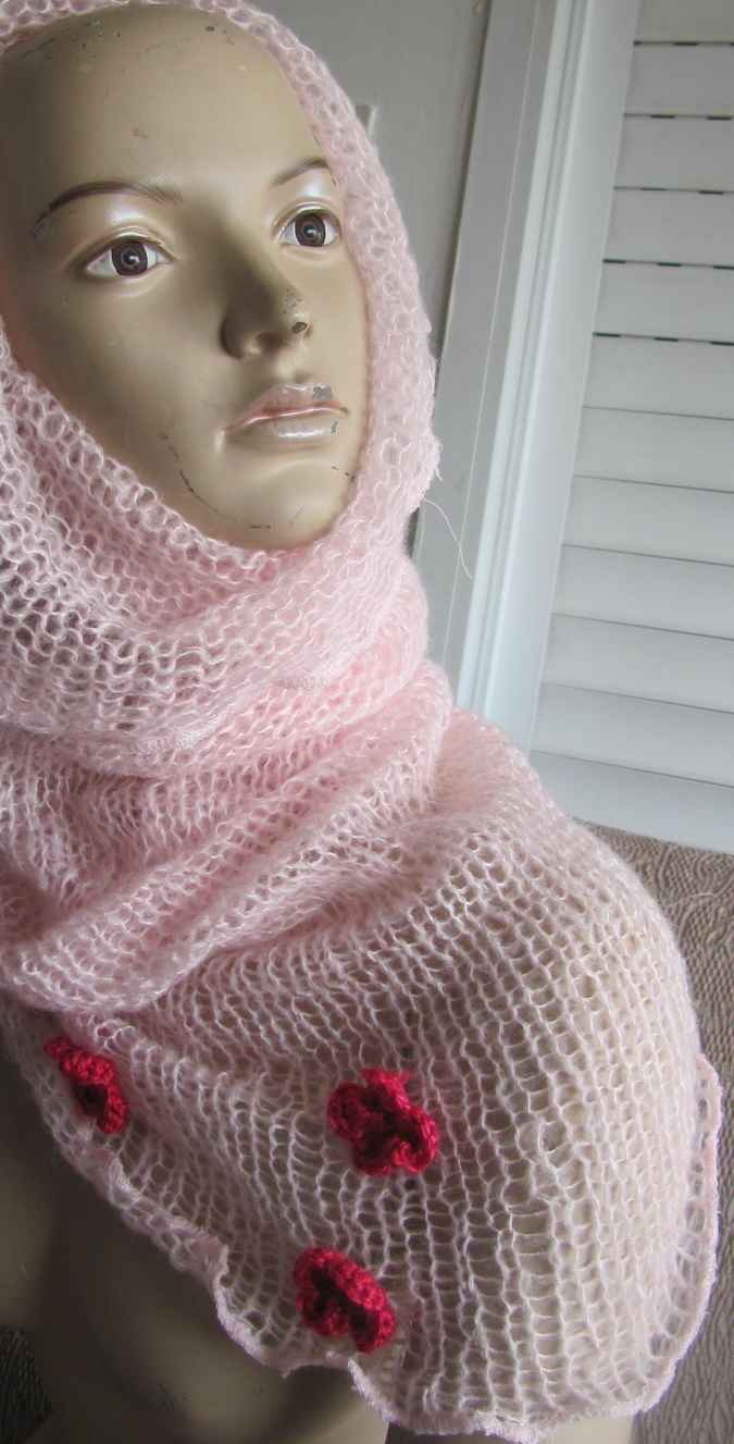 large image of art item: accessory – scarf pink flowers crochet