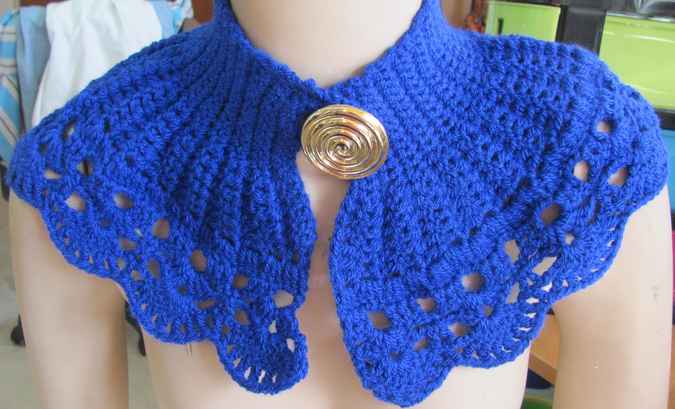 large image of art item: accessory – capeletblue button gold