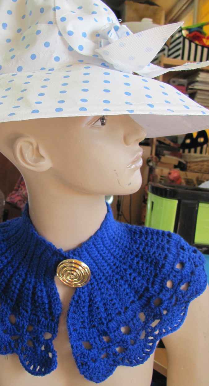 large image of art item: accessory – capeletblue button gold