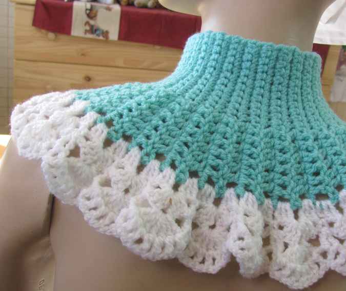 large image of art item: accessory – capeletflower cyan white