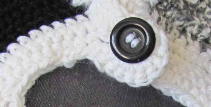 large image of art item: accessory – capeletblack white