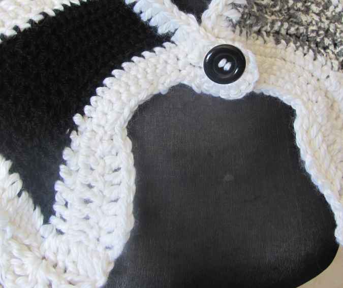 large image of art item: accessory – capeletblack white