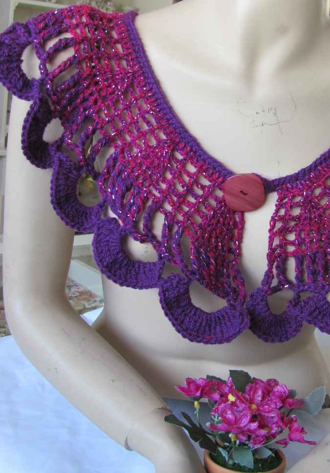 large image of art item: accessory – capeletnet purple