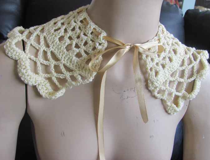 large image of art item: accessory – capeletnet white