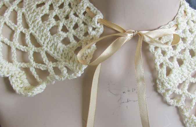 large image of art item: accessory – capeletnet white