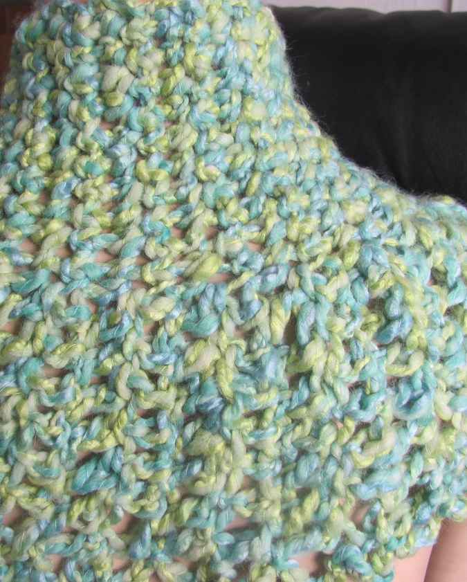 large image of art item: accessory – capelet crochet green with button