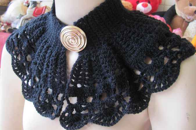 large image of art item: accessory – capelet black