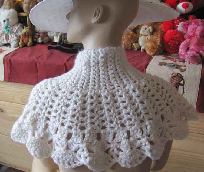 large image of art item: accessory – capelet white