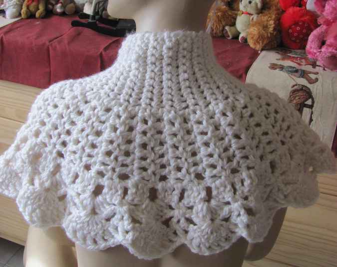 large image of art item: accessory – capelet white