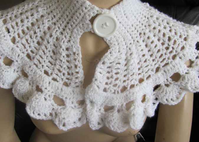 large image of art item: accessory – capelet white