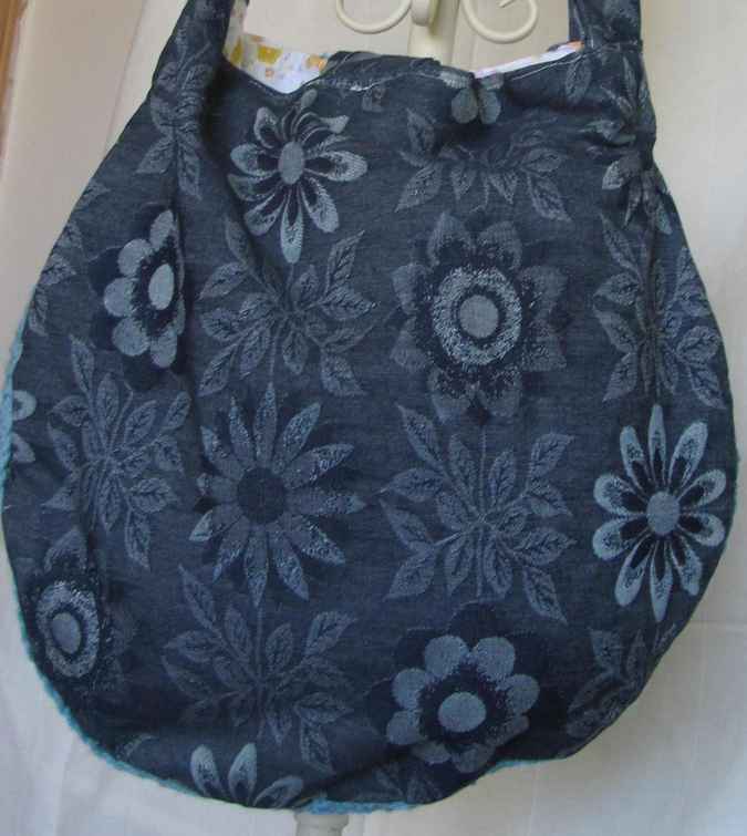 large image of art item: bag – button blue crochet disc