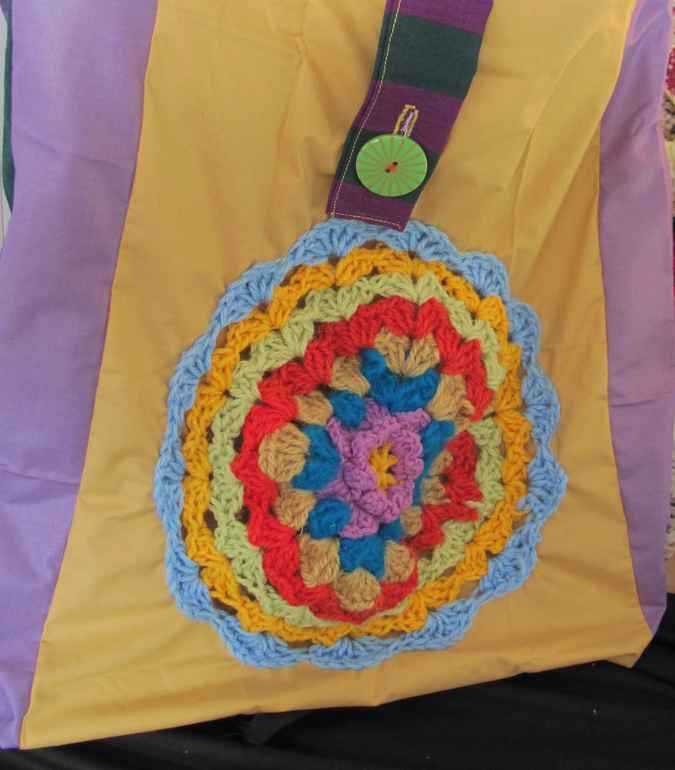large image of art item: bag – button green circle crochet