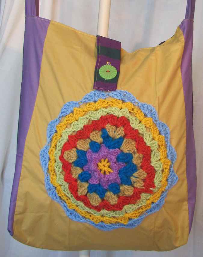 large image of art item: bag – button green circle crochet