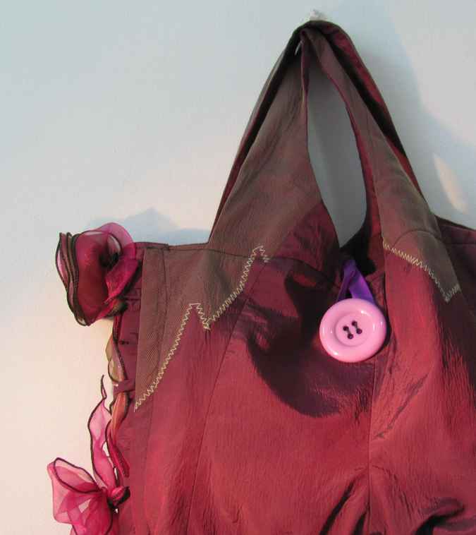large image of art item: bag – button pink