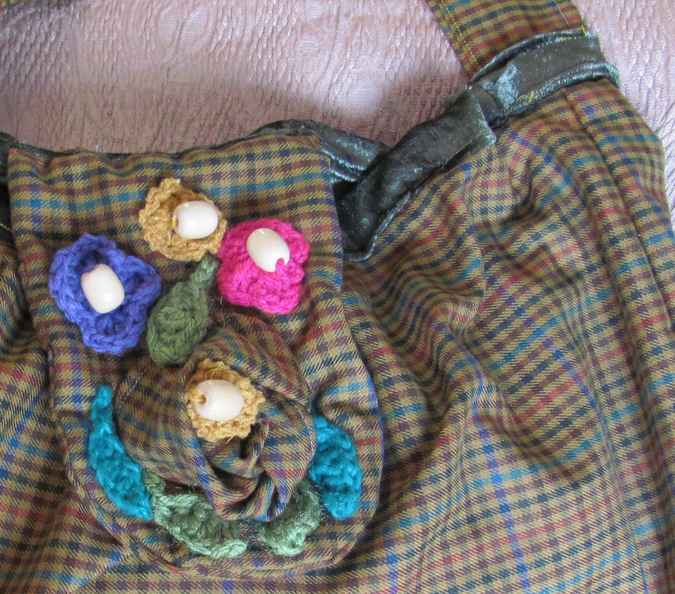 large image of art item: bag – checkered flowers with beads